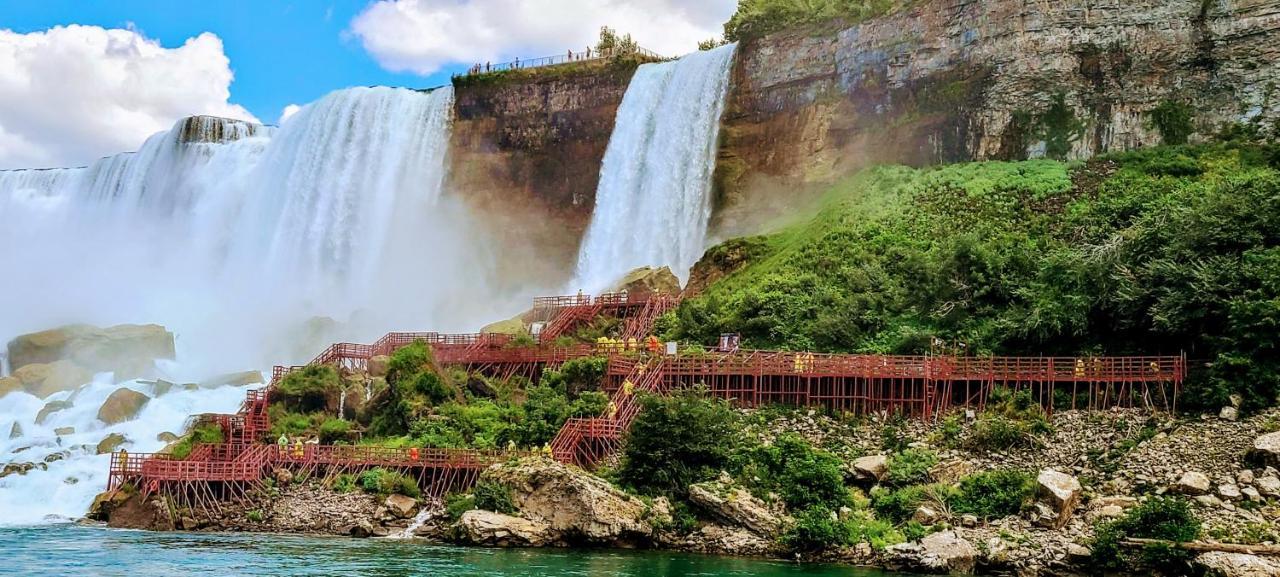 Wyndham Garden at Niagara Falls Hotel Bagian luar foto