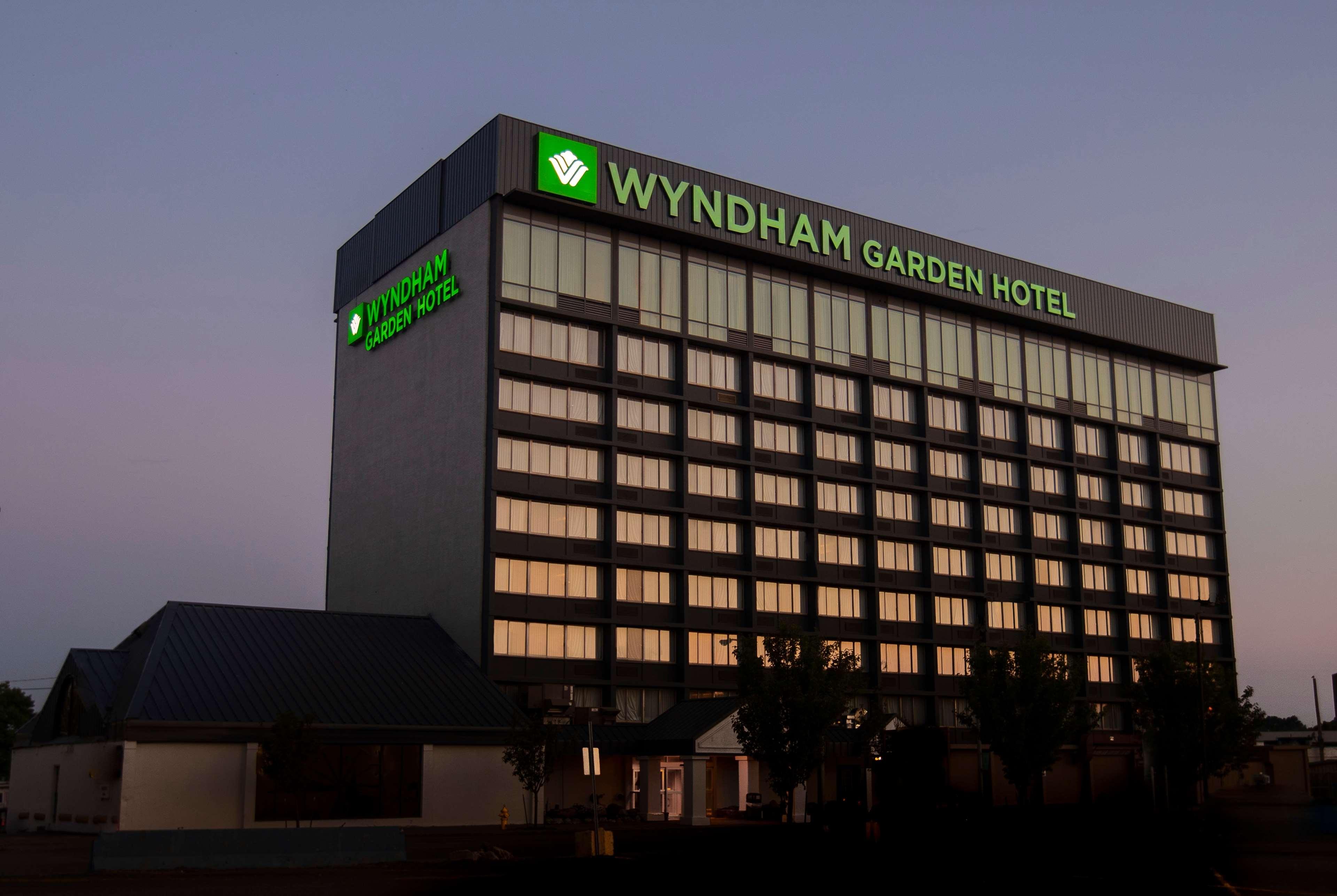 Wyndham Garden at Niagara Falls Hotel Bagian luar foto